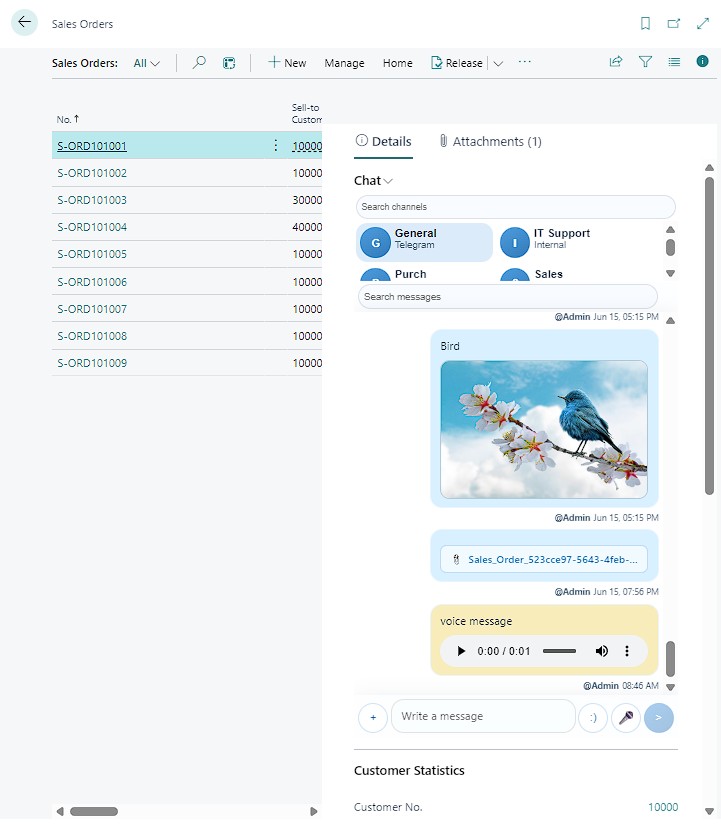 Chat docked as a FactBox inside a Business Central Sales Order